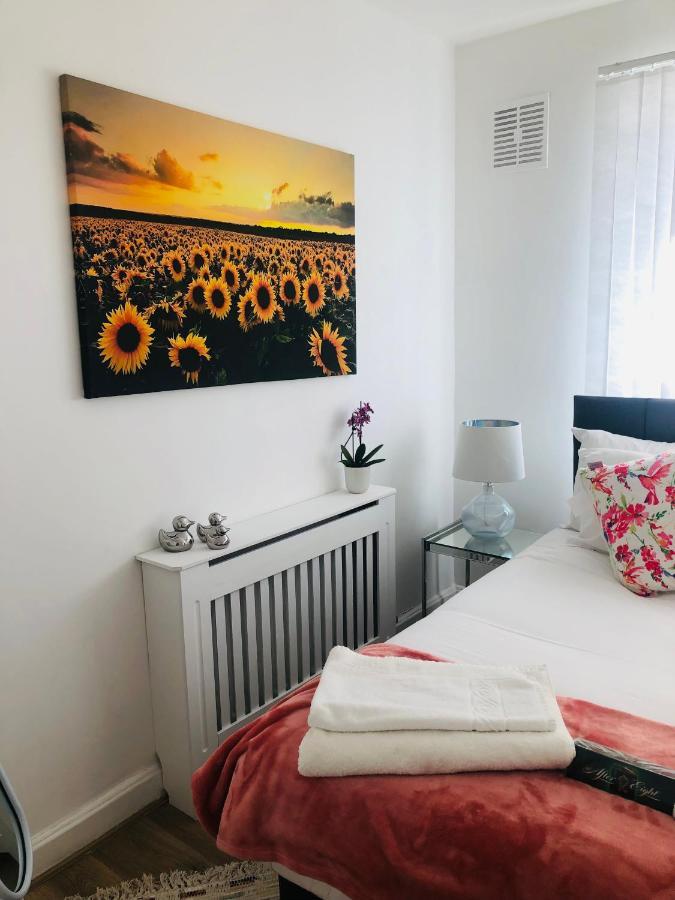 Super Location 2, 1Min Metro 10 Min From Camden Apartment London Ngoại thất bức ảnh